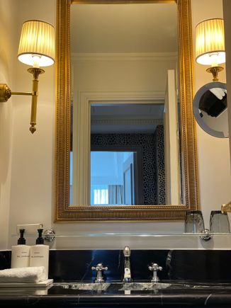 Guest’s toilet and shower