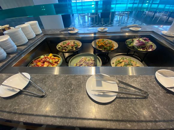 Food options are quite good, they put AMS KL lounges to shame