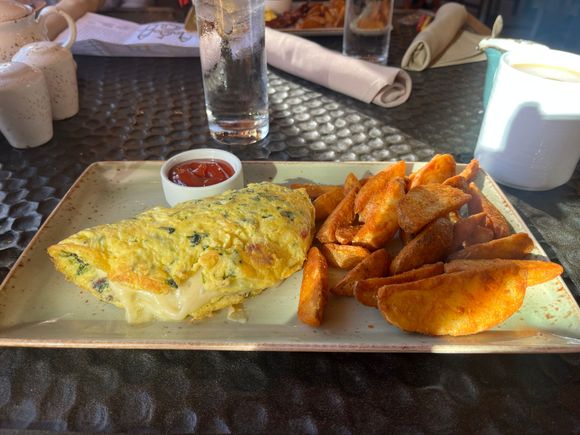 Omelet and excellent potatoes