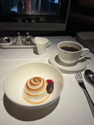 Lemon and raspberry meringue