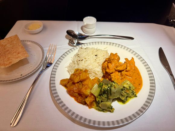 Regular menu Chicken Makhanwallah SQ22 (SIN-EWR): Made a gamble ordering from the menu and in glad I did. This was delicious. The chicken and gravy was perfectly cooked and full of flavor, as were the masala potatoes and greens. Rice was nicely cooked too. Tbf it’s kinda hard to mess up Indian food in the air, but still, will give SQ kudos for this one. If I see Indian dishes on their regular menu, I will absolutely be ordering it from now on.