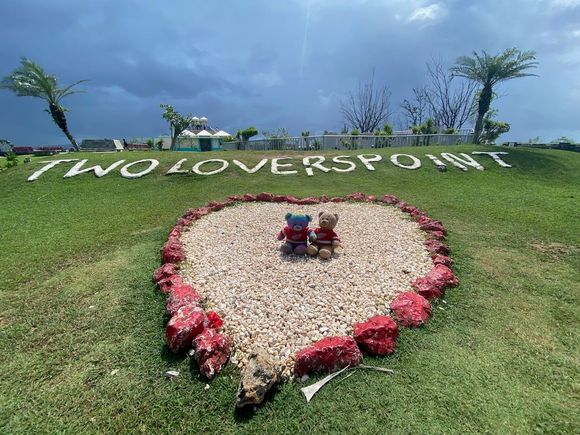 Two Lovers Point