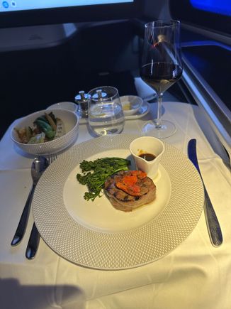 I rarely have the beef on board so tried it for a change and enjoyed it. It was tender, nicely cooked and the jus was good. The veg were average 
.