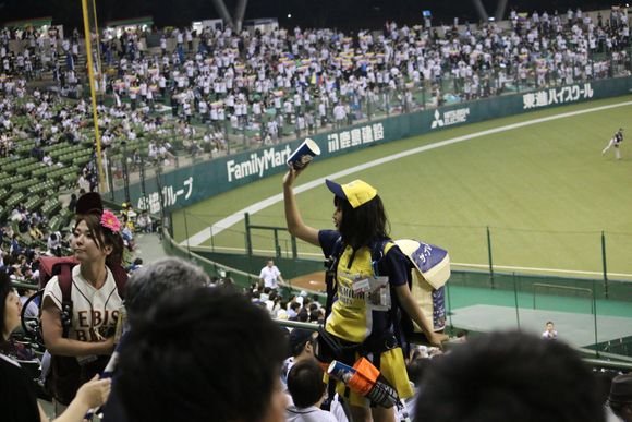 Beer Girl-Seibu Lions