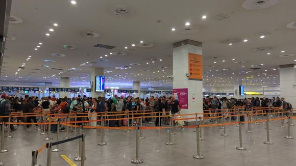 regular immigration queue at KLIA 2