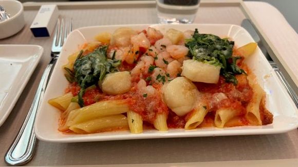 I had pre-ordered the Scallop & shrimp with tomato pasta. The other choices were Mushroom Deopbap and Filet Mignon Steak with Peppercorn sauce. 