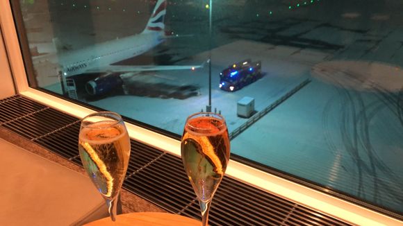 Settling in for the night in case the snow gets worse (here in the lounge at LGW)
