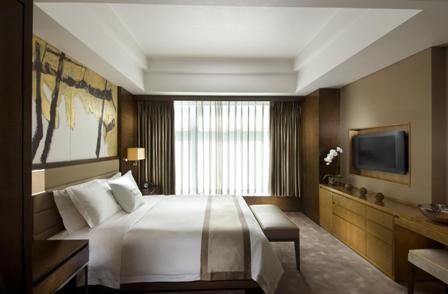 Doubletree by Hilton Beijing   Suite bedroom