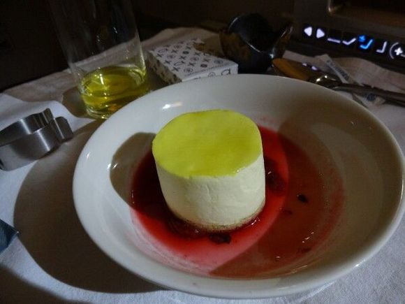 LHR HND Lunch cheesecake