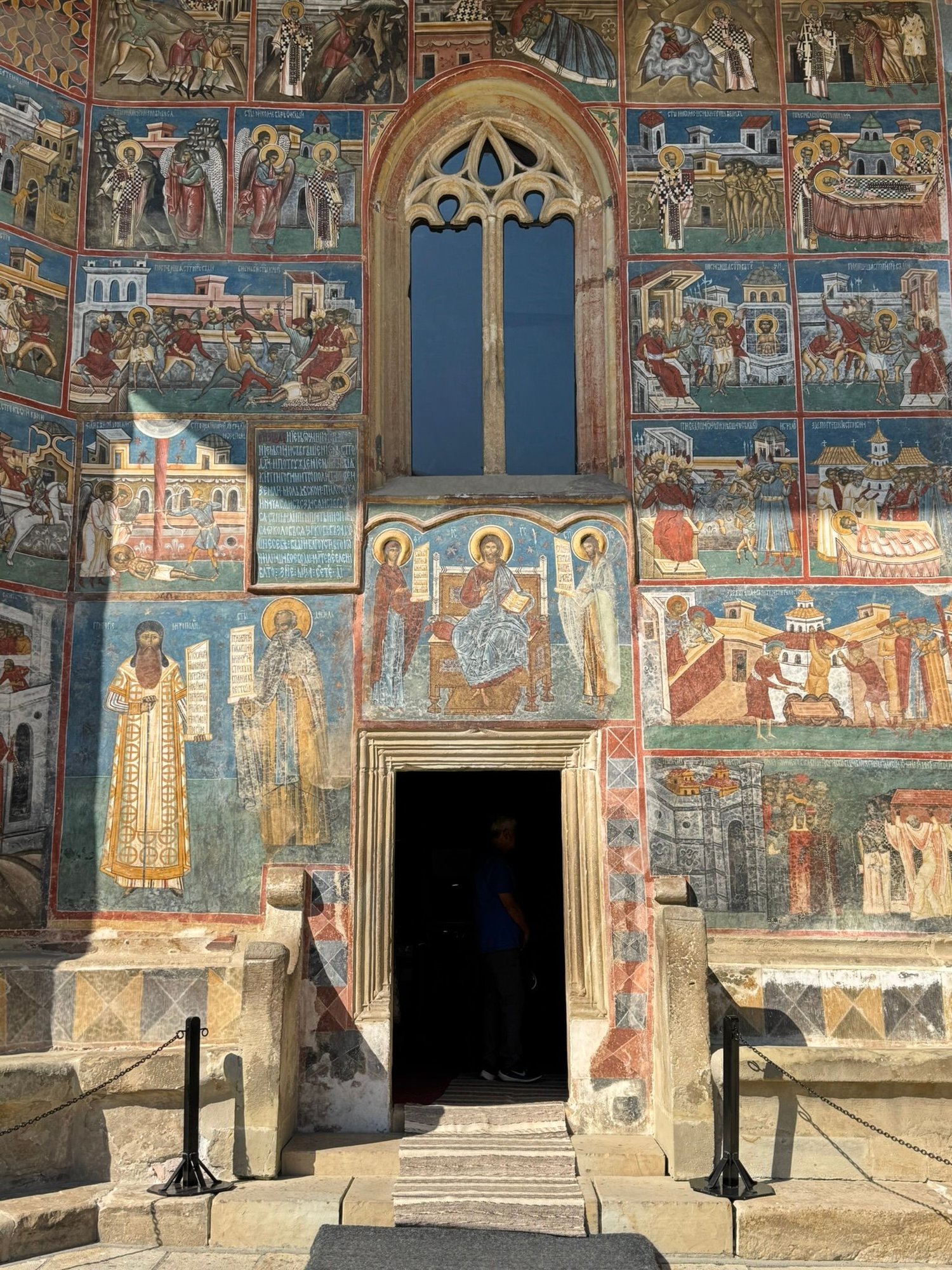 The vibrant blue is stunning!