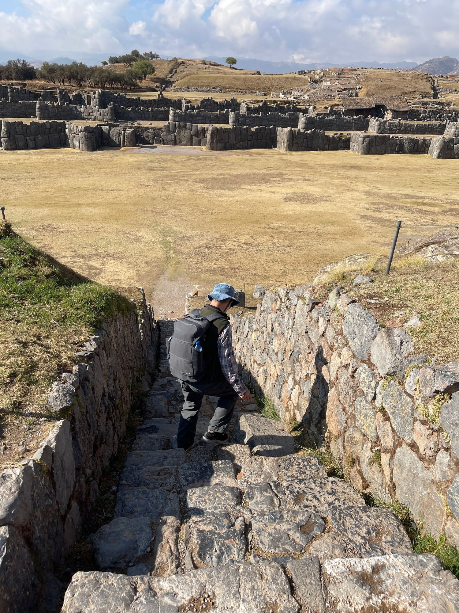 Going down to the walls