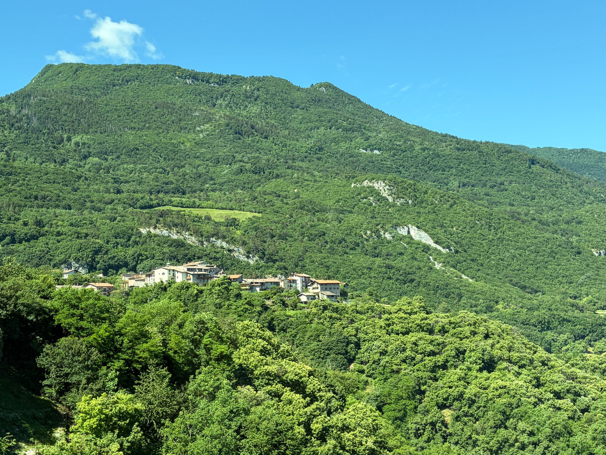 Heading in to Castione
