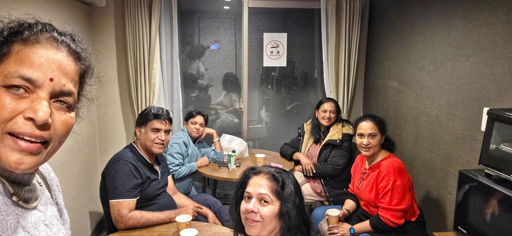 Greeted by friends at the hotel lounge with a much needed hot cup of coffee. Having friends around did reduce our stress. This was our party place for the next 2 days.
