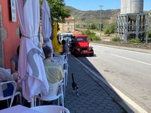 Not many people here! 