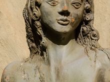 There are related statues plus...