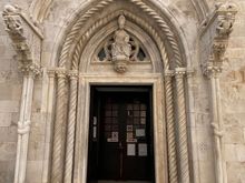 The entry to the cathedral