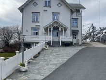 Sakrisoya Manor House