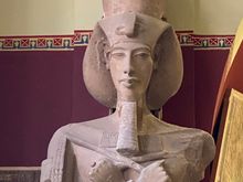 Closeup of Ahkenhaten statue 