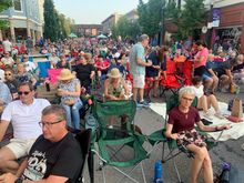 The crowd behind us. Percy, you better not tell Joyce I put this photo in!