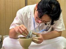 Amazing how fast he made 2 teacups.