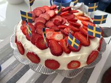 Kate’s Swedish friend’s parents made her a birthday cake. 