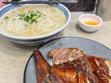 Classic roast goose leg with noodle soup 
