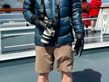 This guy must be from Montana with that outfit in 32° F and wind!