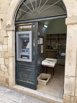 I’d like to withdraw 100 clams please