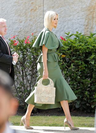 It’s by a Colombian designer and I think it was very nice of Ivanka to knowledge the host country. It’s an ugly dress, however,  and looks like a high school sewing project.