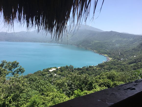 Lago de Coatepeque.