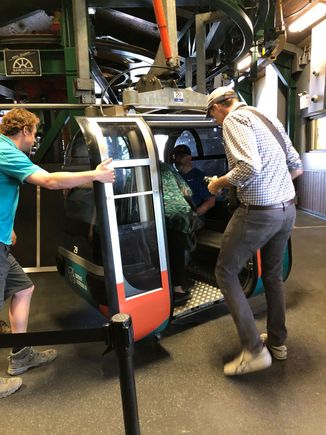 4 people per gondola