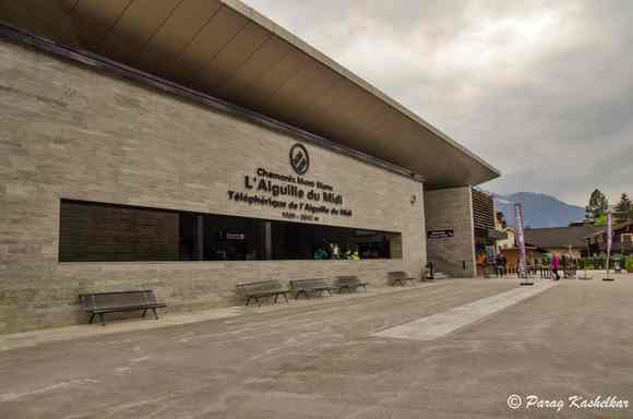 Ticket office to Aigle du Midi Gondola