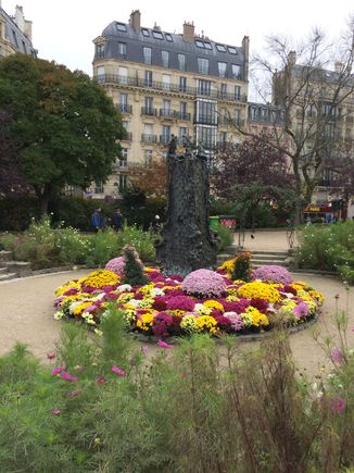 Lovely little park overlooking Notre Dame