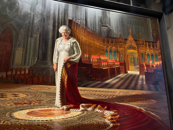 QEII portrait in the Gallery 