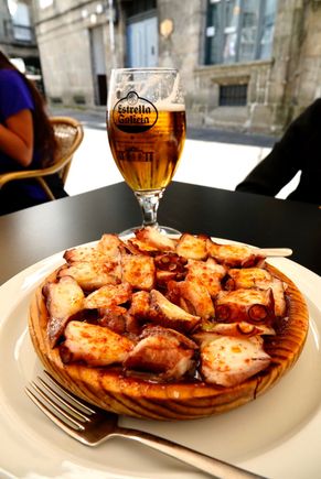 Did I mention liking tapas for lunch... More octopus!