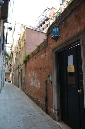 Castello district off the beaten path