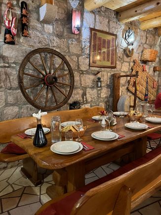 Attractive dining room 