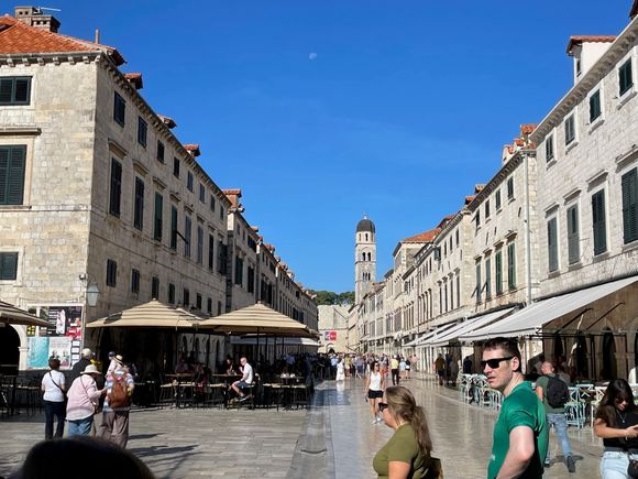 About 9:00AM, not that crowded