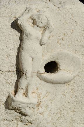 White stone figures of both sexes were found near fountains.