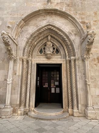 The entry to the cathedral