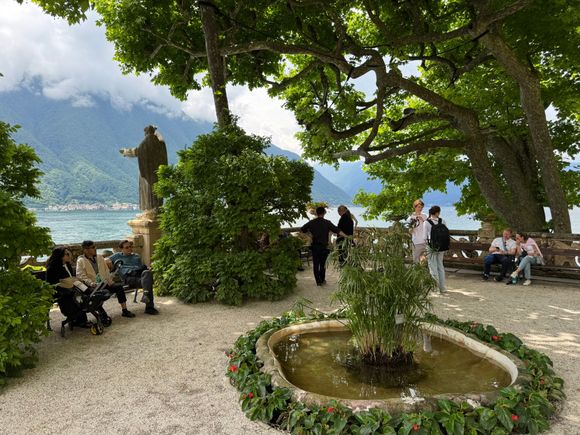 Villa del Balbianello - exquisite 18th century residence last owned by Guido Monzino, an Italian explorer. He gave his villa to Italy in 1988. This is where we waited for our tour guide.