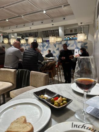 Interior of bar area, taken from my table next to the window; this area was full by the time I left about 10pm. Next stop:  Ice cream at MITO, a few steps away!!