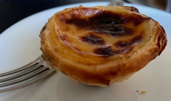 We started our day fortified by this Portuguese specialty - the pasteis de nata (egg custard tarts) - from a local bakery.