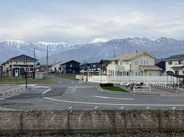 Azumino - mountain view from the Hokata train station