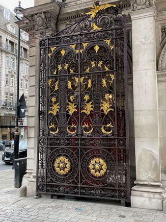 Entrance to the Royal Academy of Arts, really impressive building