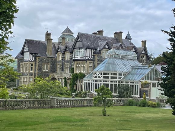 Walking up to the start of the gardens past Bodnant Hall