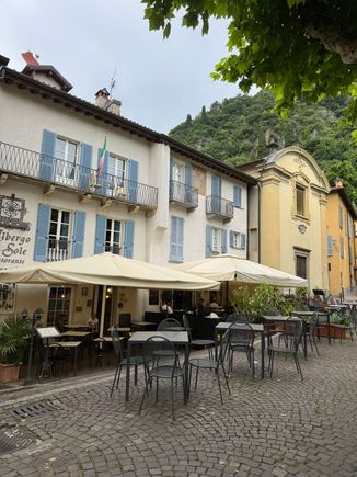 Piazza San Giorgio in Varenna