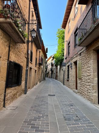 Narrow, deserted streets, Laguardia 