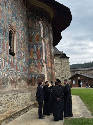 Perhaps these were the dignitaries staying in the guesthouse?