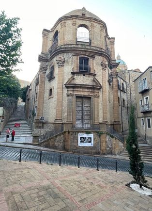 Around Piazza Armerina